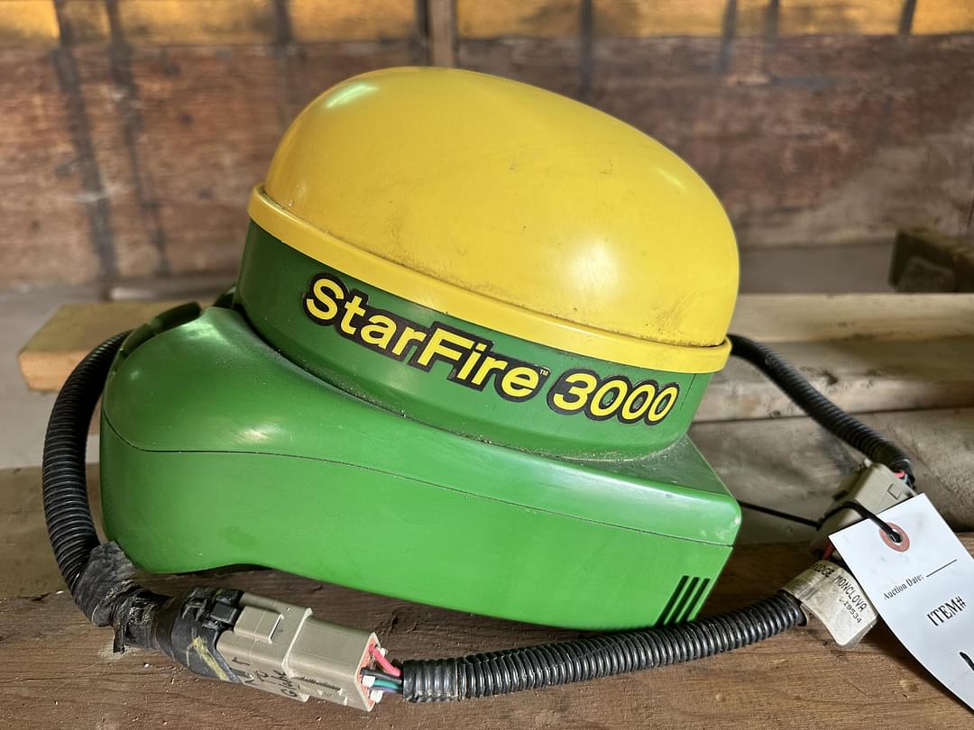 Image of John Deere StarFire 3000 Primary image