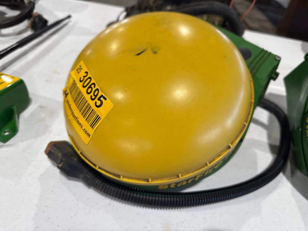 Image of John Deere StarFire iTC Primary image