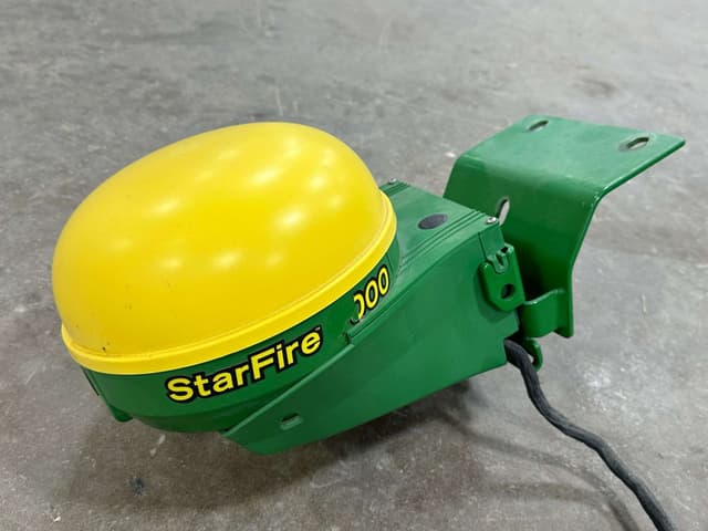 Image of John Deere StarFire 3000 equipment image 1