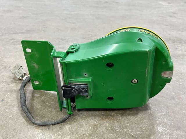 Image of John Deere StarFire 3000 equipment image 4