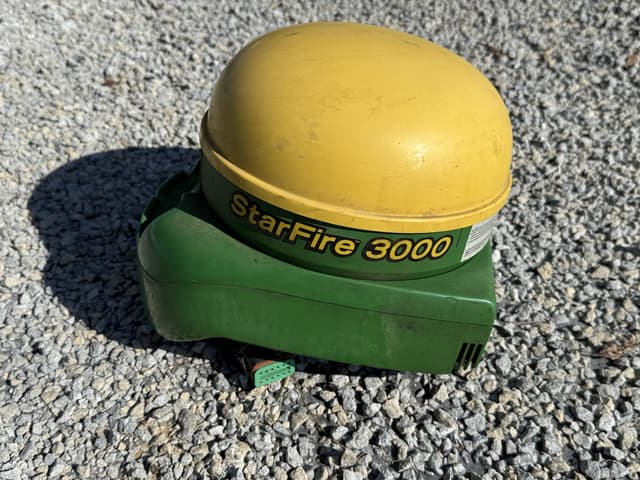 Image of John Deere StarFire 3000 equipment image 2