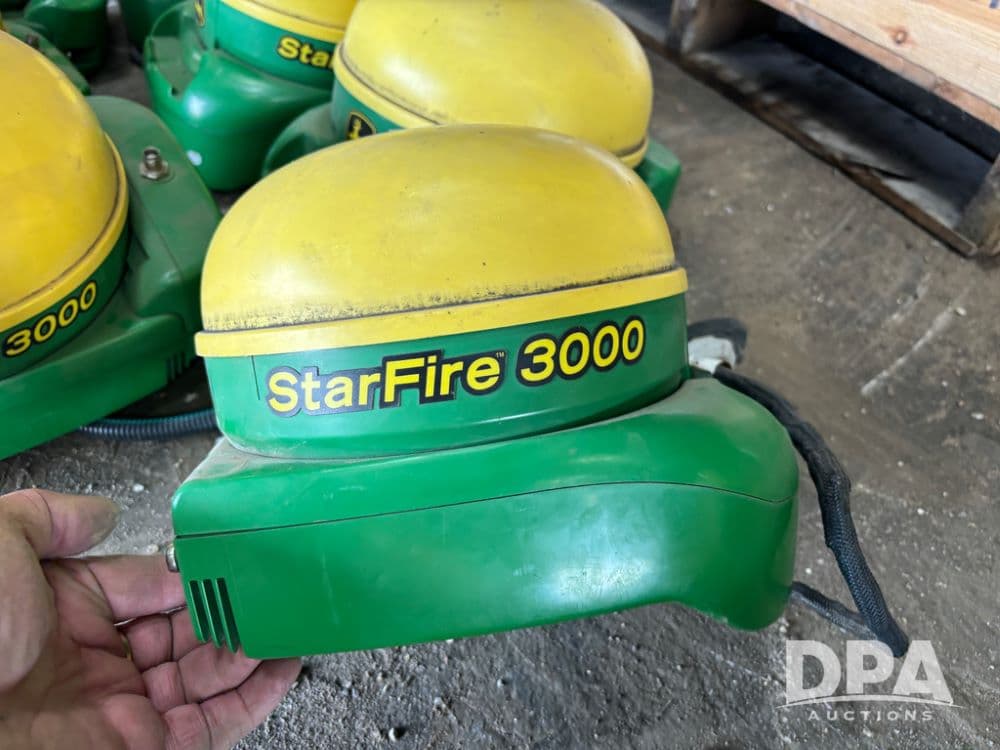 Image of John Deere StarFire 3000 Image 0