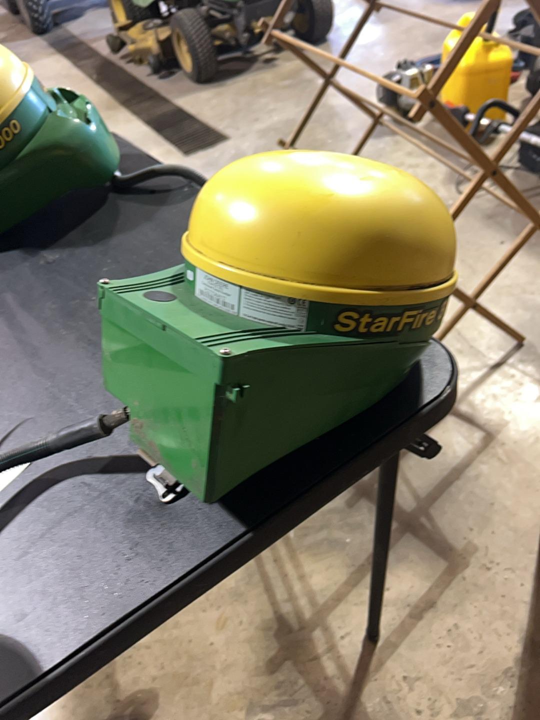 Image of John Deere StarFire 3000 Primary image