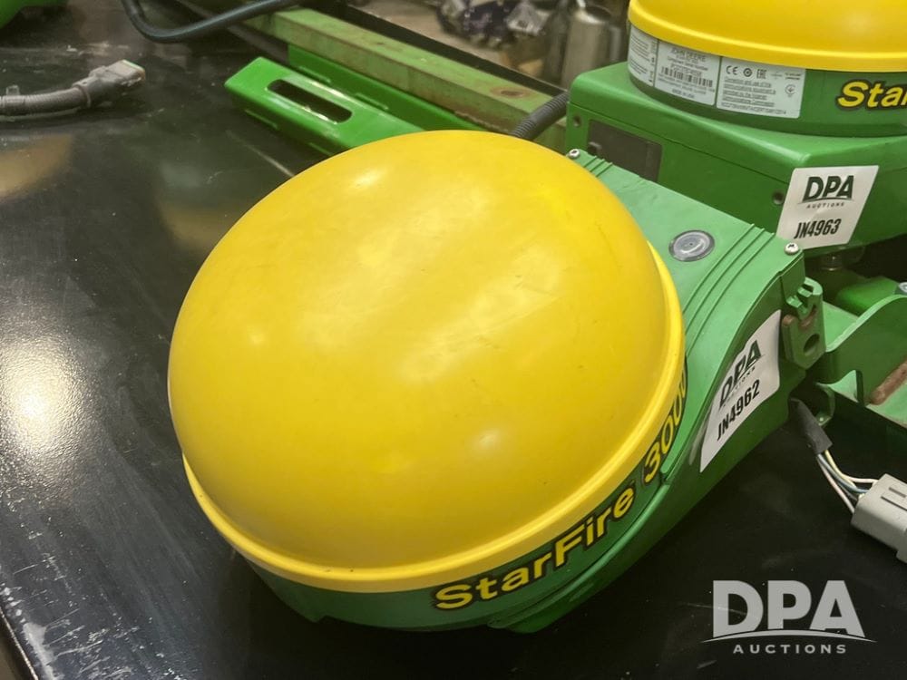 John Deere StarFire 3000 Equipment Image0