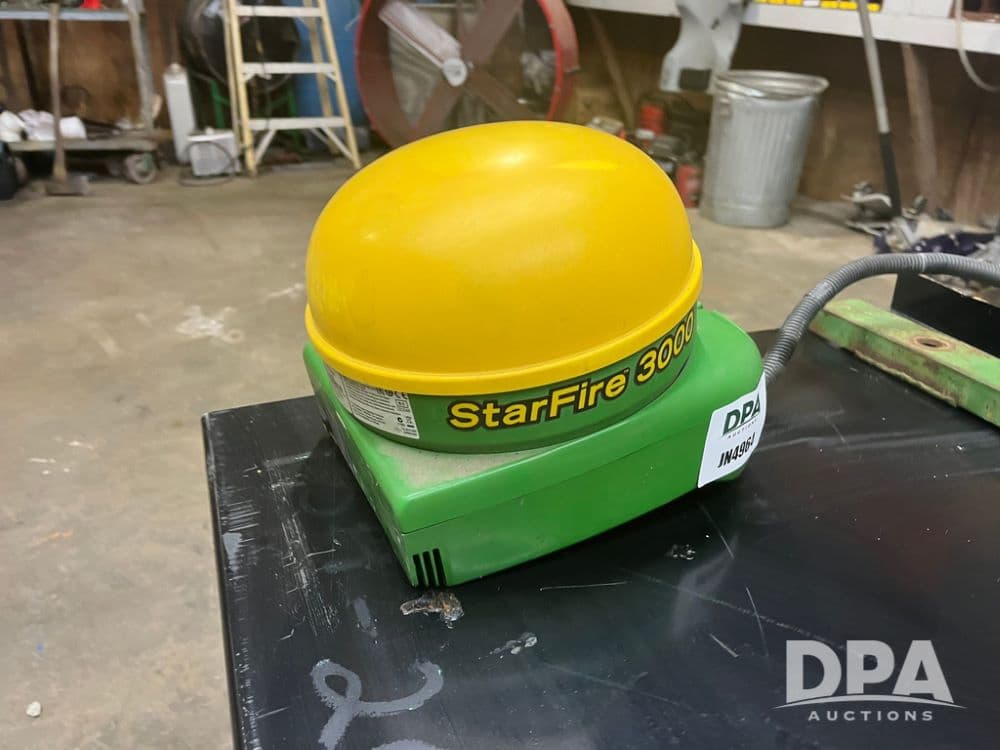 Image of John Deere StarFire 3000 Primary image
