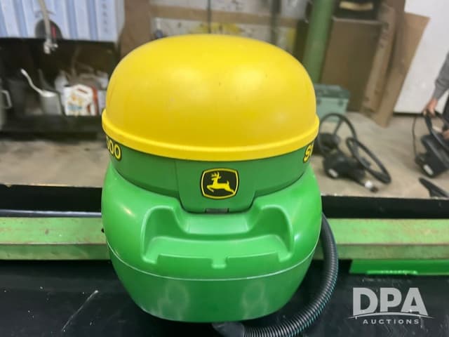 Image of John Deere StarFire 3000 equipment image 1