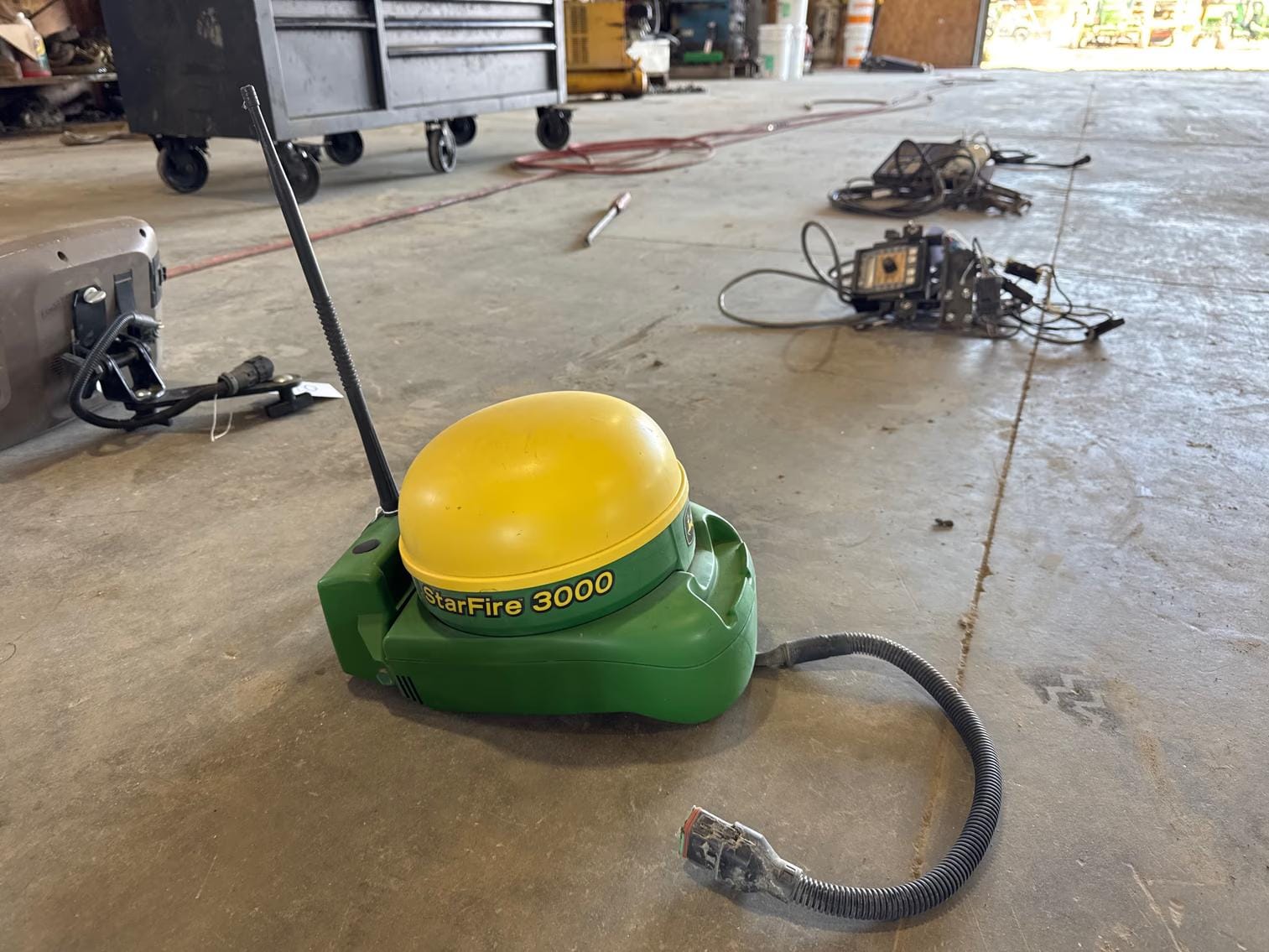John Deere StarFire 3000 Equipment Image0