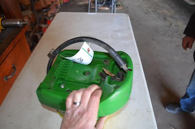 Image of John Deere StarFire 3000 equipment image 4