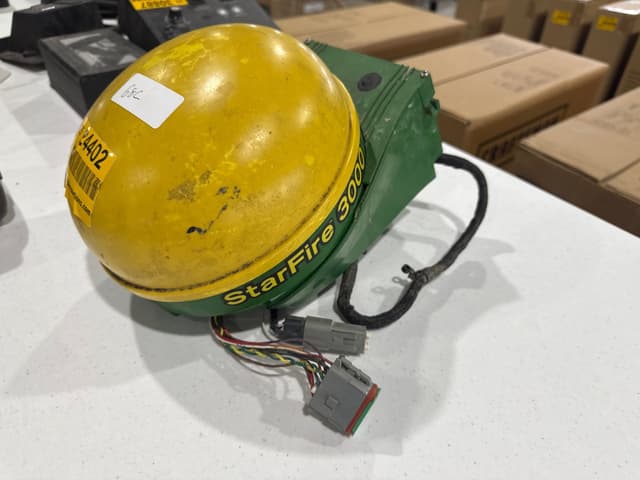 Image of John Deere StarFire 3000 equipment image 1