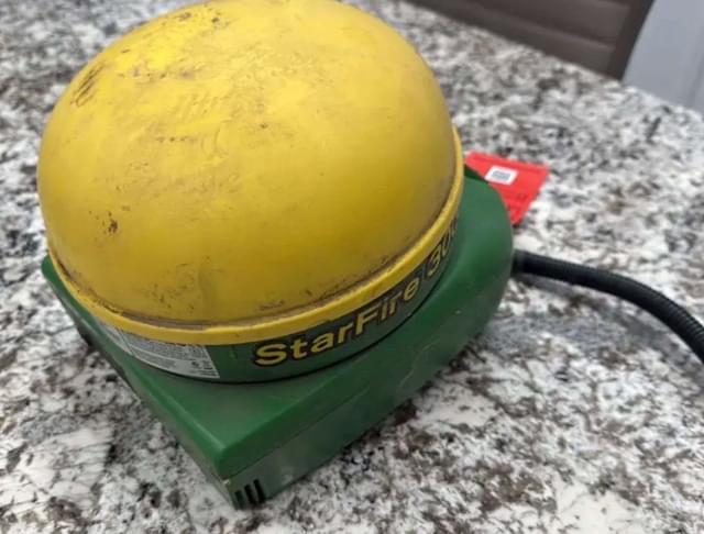 Image of John Deere StarFire 3000 equipment image 4