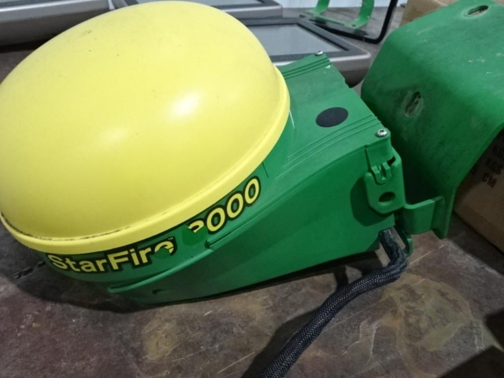 Image of John Deere StarFire 3000 Image 0