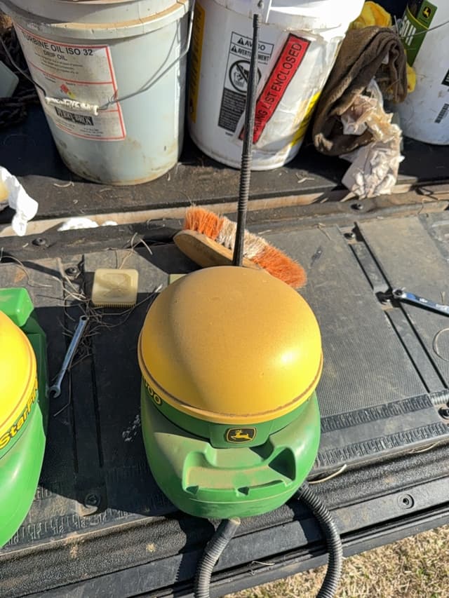 Image of John Deere StarFire 3000 equipment image 3