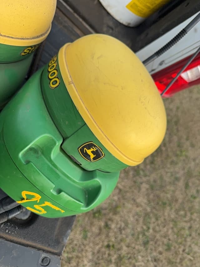 Image of John Deere StarFire 3000 equipment image 1