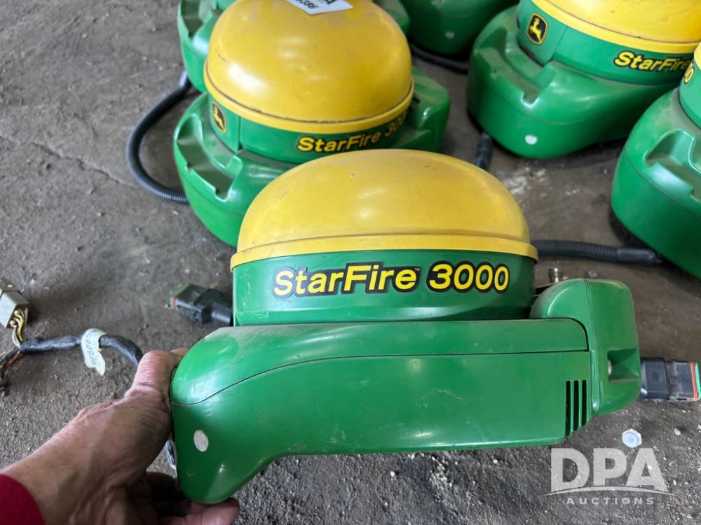 John Deere StarFire 3000 Equipment Image0