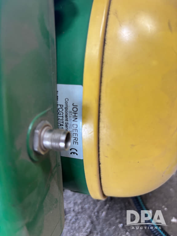 Image of John Deere StarFire 3000 equipment image 2
