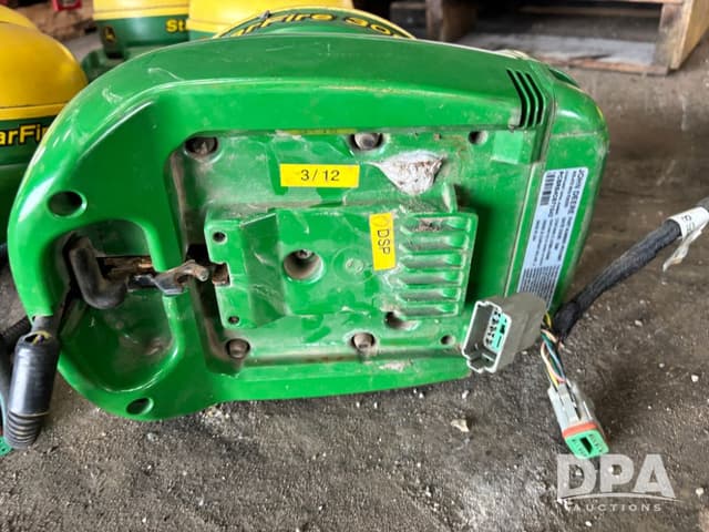 Image of John Deere StarFire 3000 equipment image 4