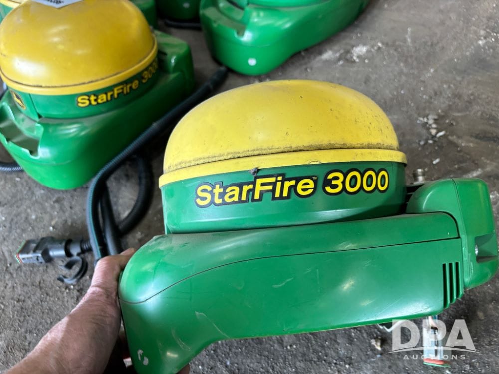 John Deere StarFire 3000 Equipment Image0