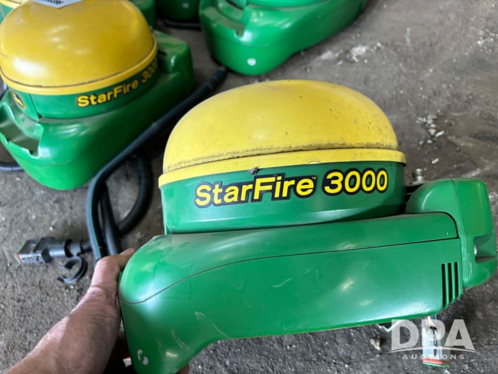 Image of John Deere StarFire 3000 Primary image