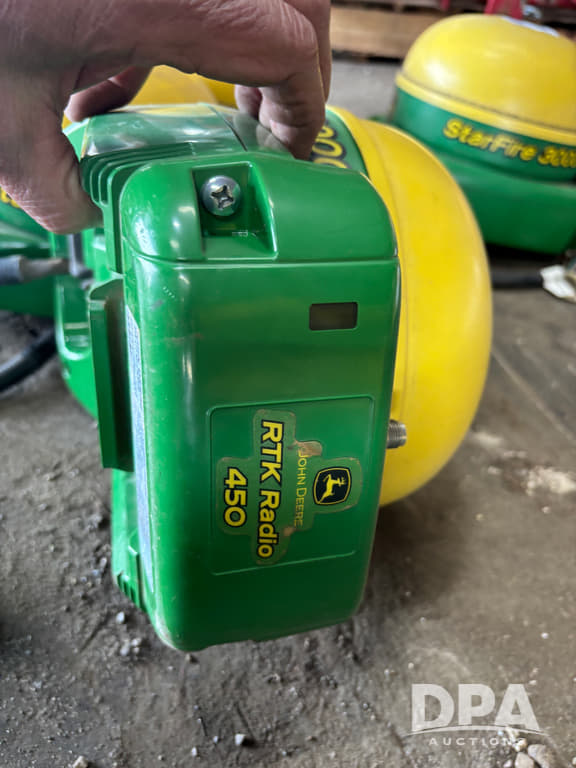 Image of John Deere StarFire 3000 equipment image 1