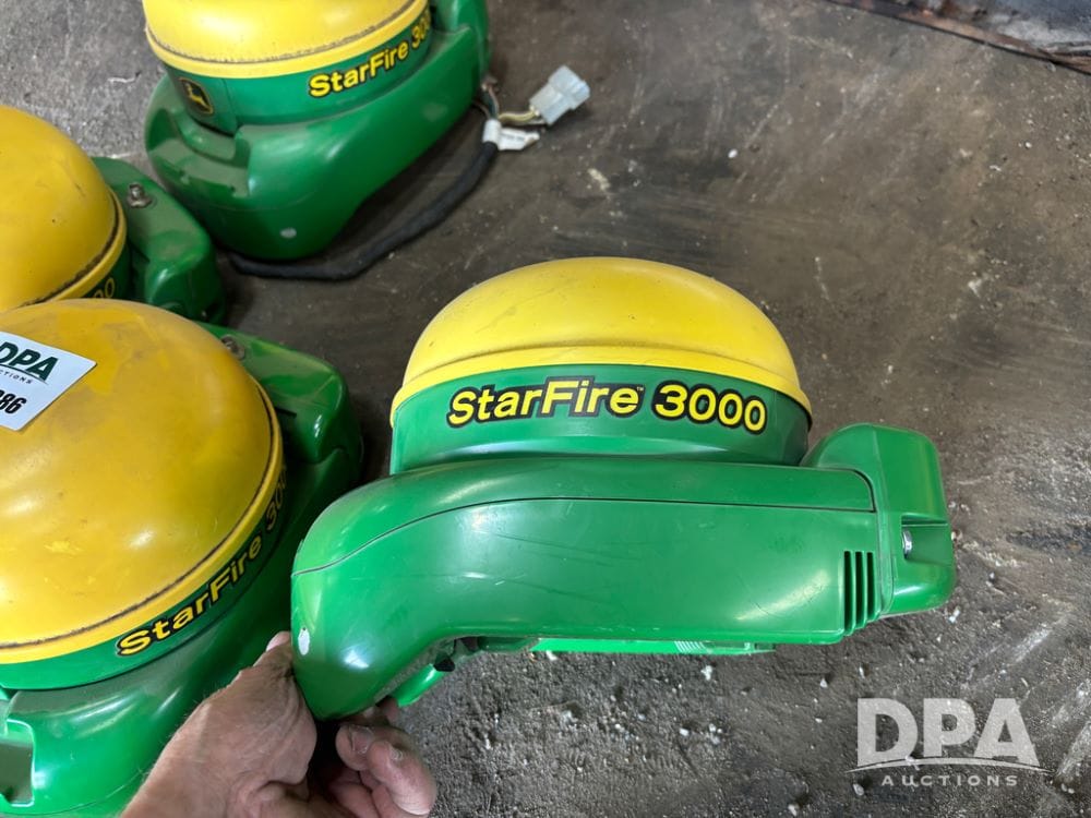 John Deere StarFire 3000 Equipment Image0