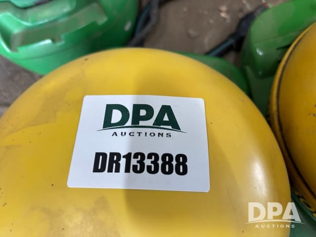 Image of John Deere StarFire 3000 equipment image 4