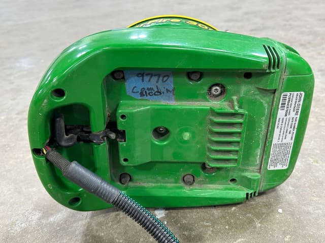 Image of John Deere StarFire 3000 equipment image 4