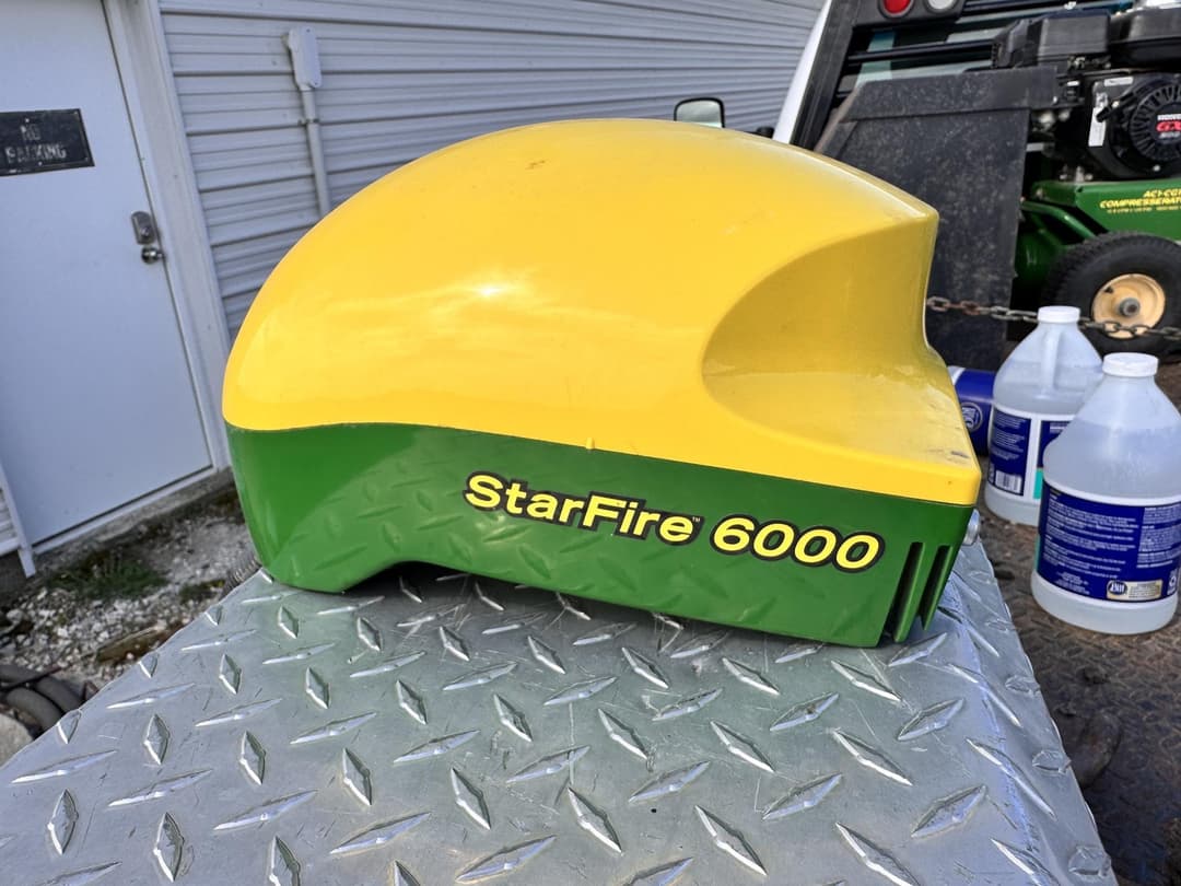 Image of John Deere StarFire 6000 Image 0