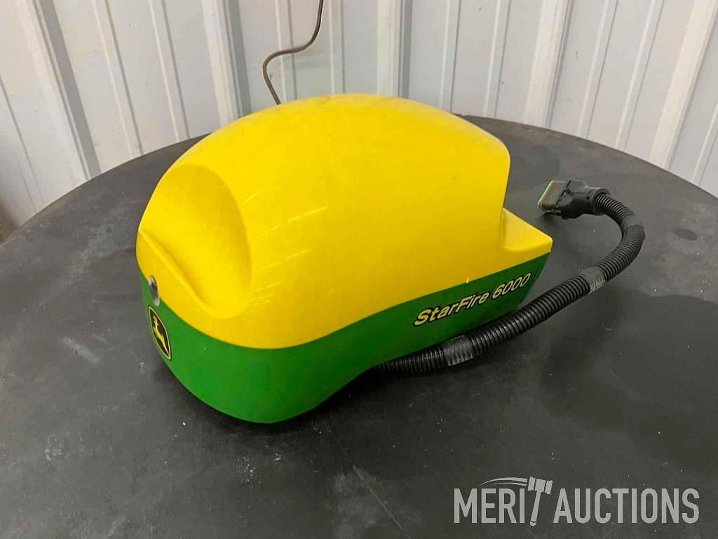 Image of John Deere StarFire 6000 Primary image