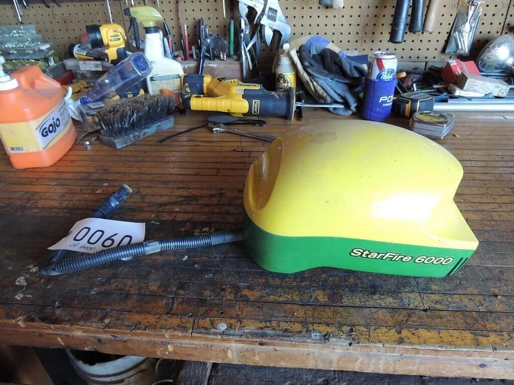 Image of John Deere StarFire 6000 Primary image