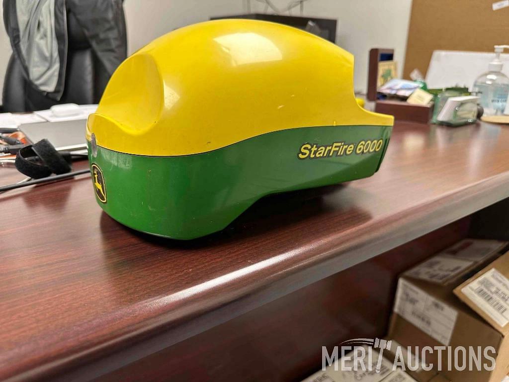 Image of John Deere StarFire 6000 Primary image