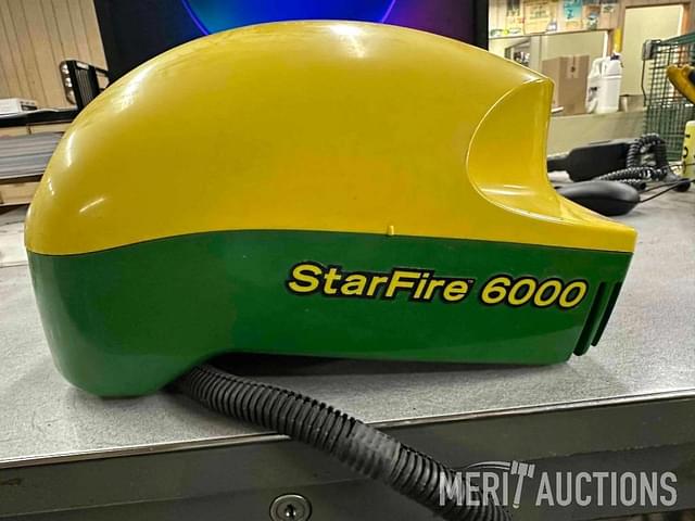 Image of John Deere StarFire 6000 equipment image 2