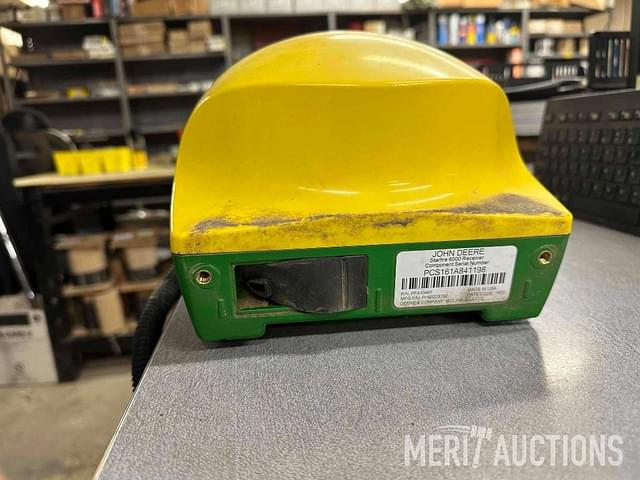 Image of John Deere StarFire 6000 equipment image 4