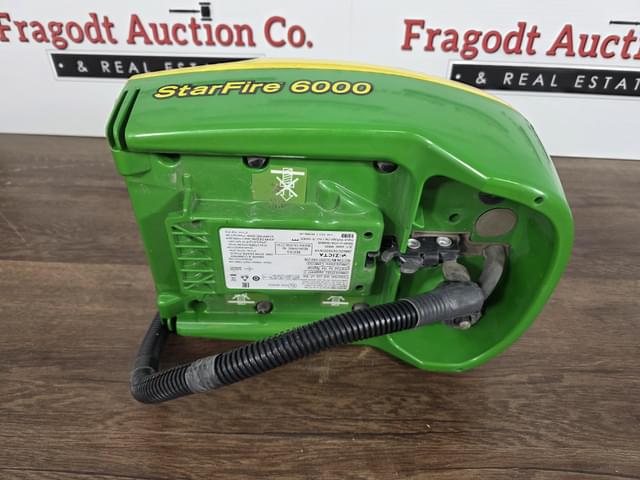 Image of John Deere StarFire 6000 equipment image 2