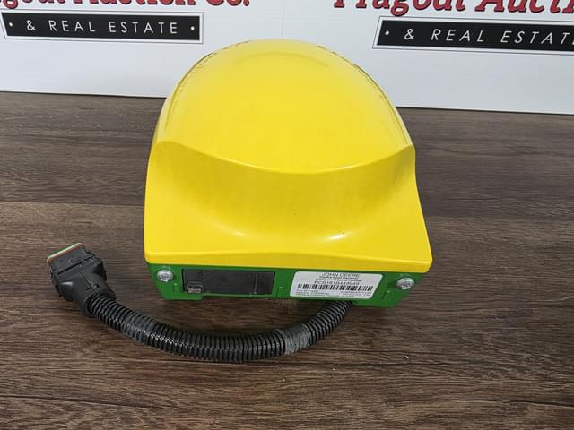 Image of John Deere StarFire 6000 equipment image 4
