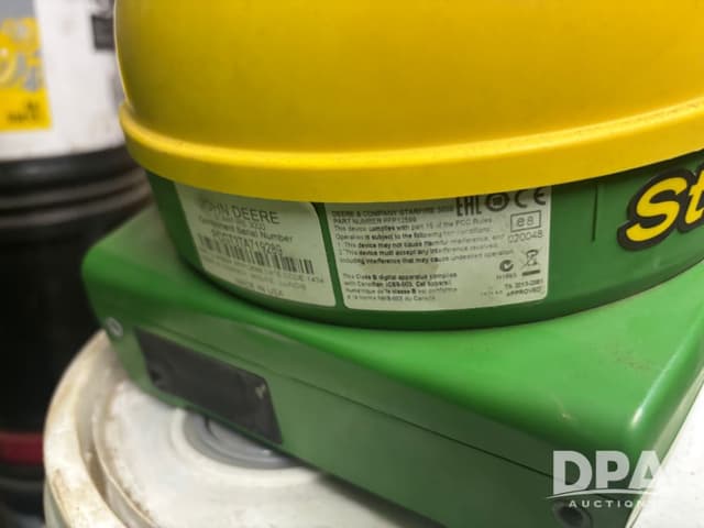 Image of John Deere StarFire 3000 equipment image 2