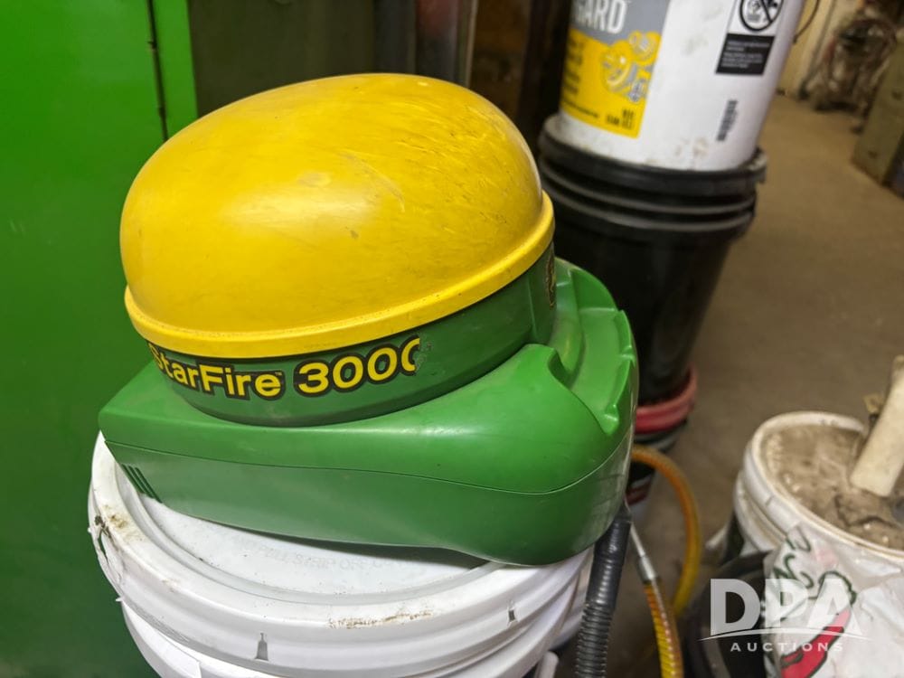 John Deere StarFire 3000 Equipment Image0