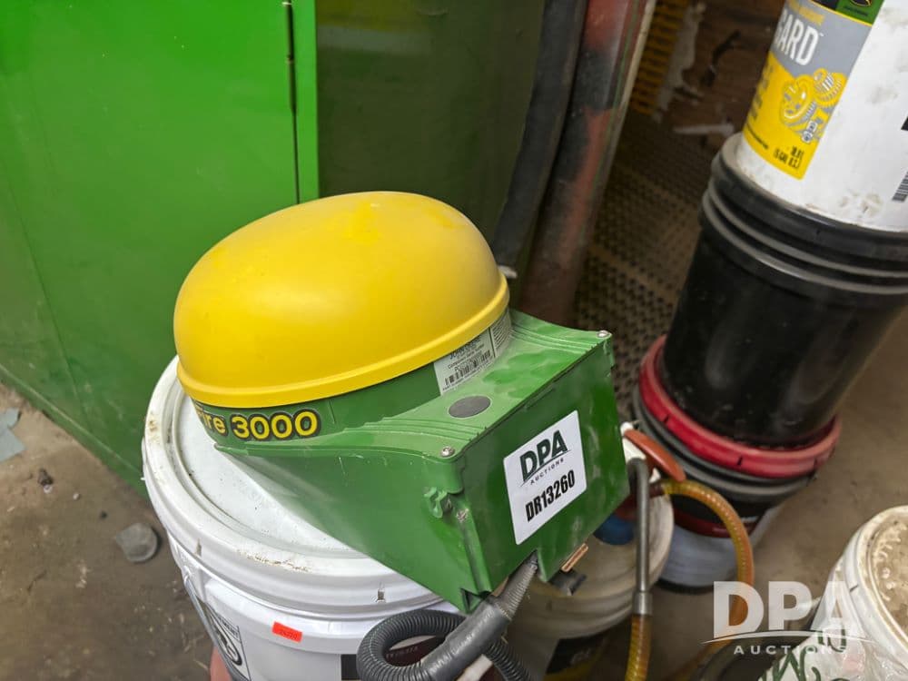 Image of John Deere StarFire 3000 Primary image