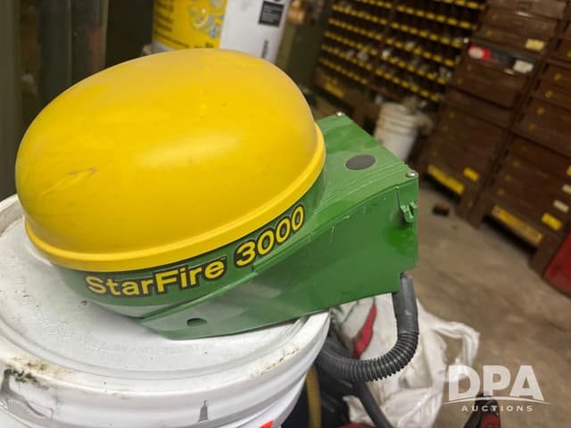 Image of John Deere StarFire 3000 equipment image 1