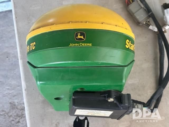Image of John Deere StarFire iTC equipment image 2