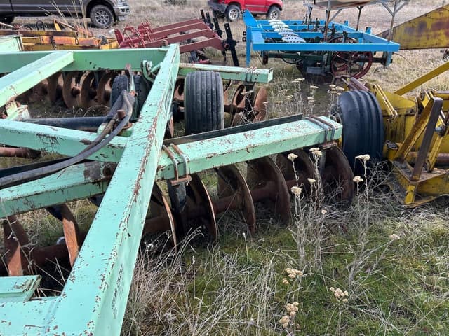 Image of Steiger 1715 equipment image 4