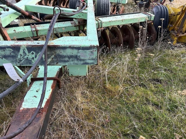 Image of Steiger 1715 equipment image 2