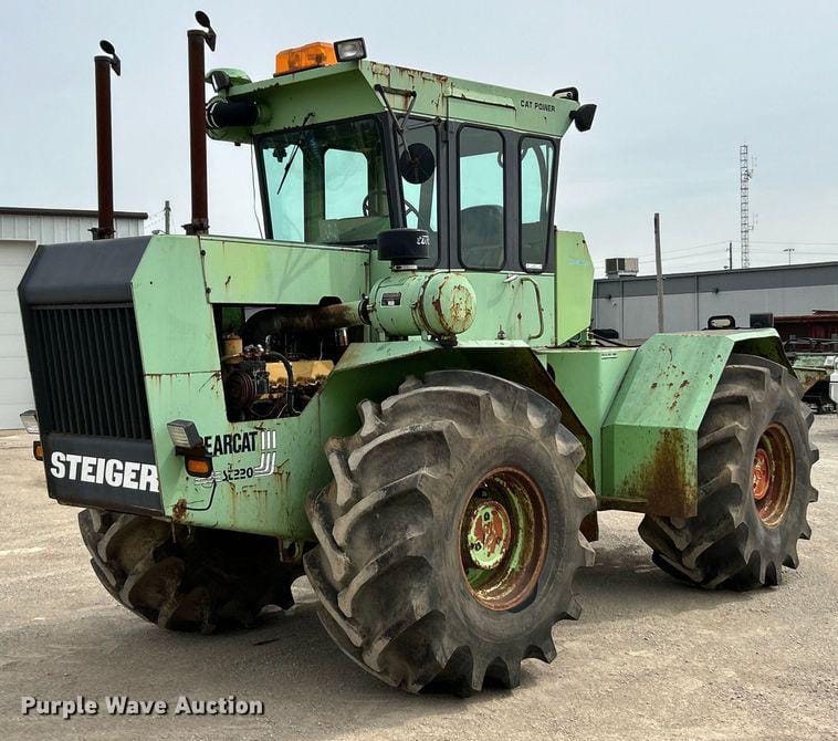Main image Steiger Bearcat III ST-220