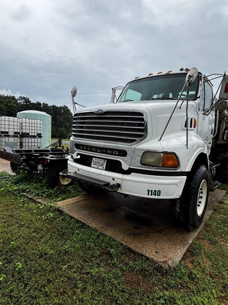 2005 Sterling A9500 Equipment Image0