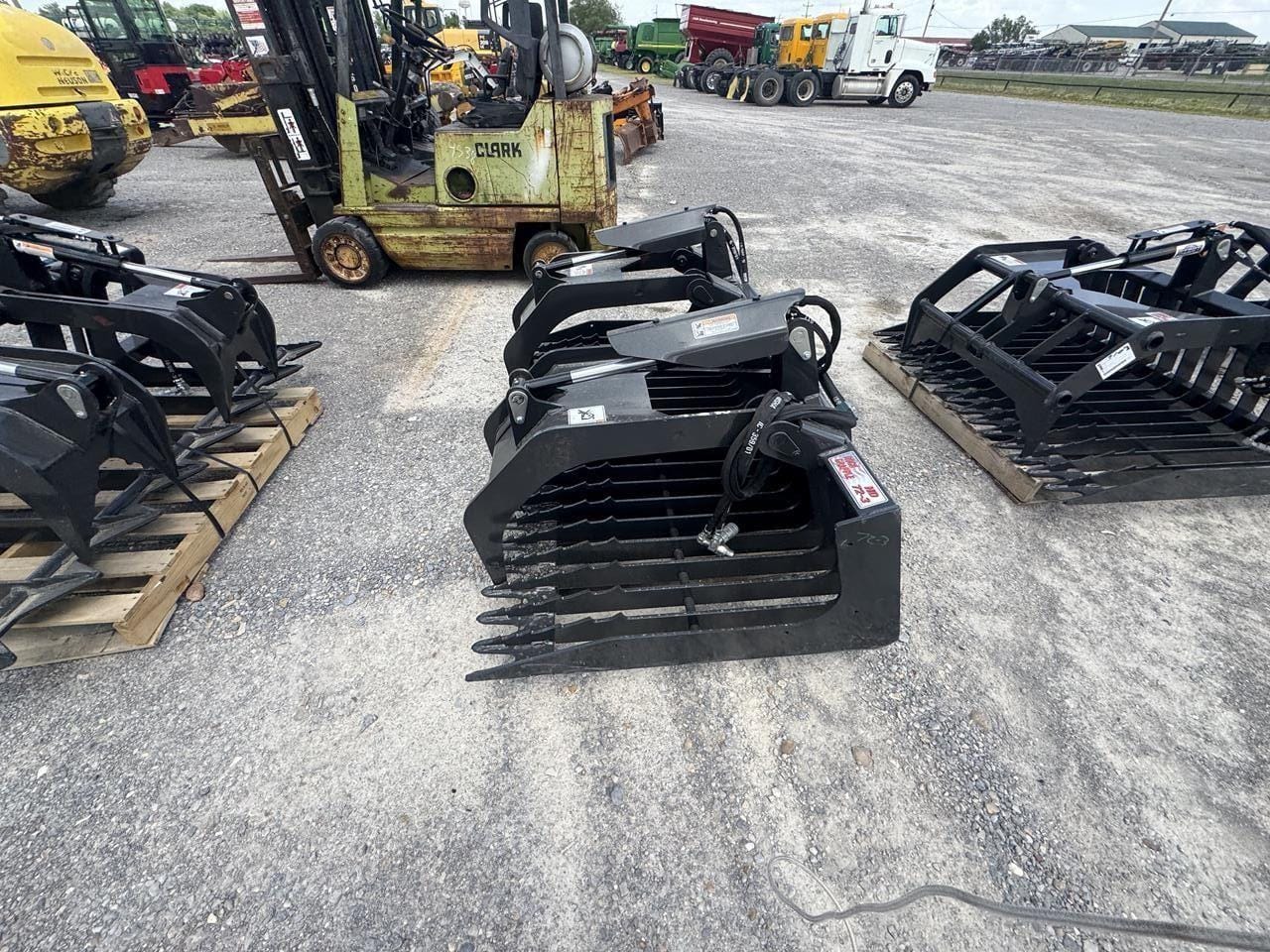 Stout HD72-3 Equipment Image0