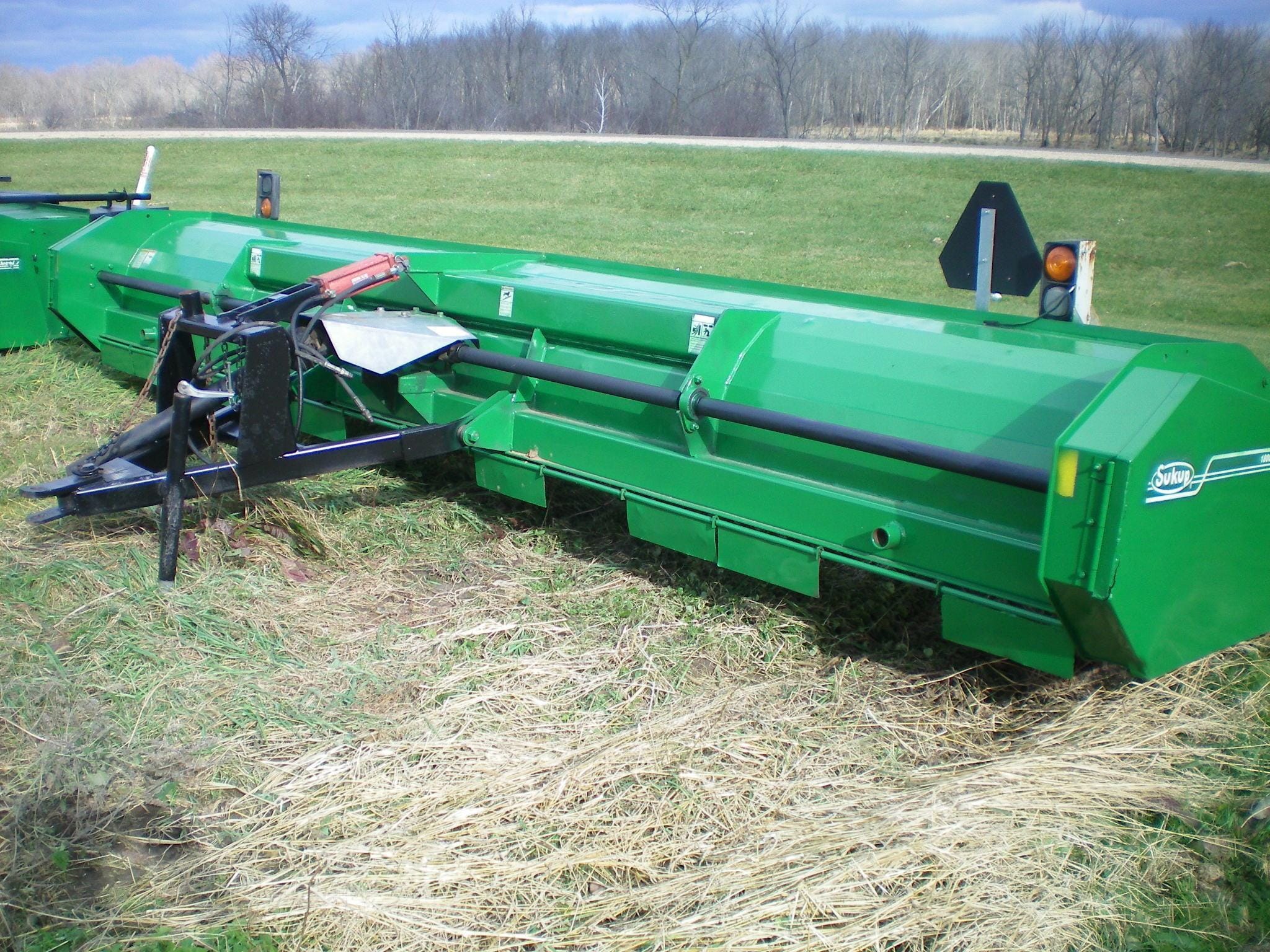 Sukup 1800 Equipment Image0