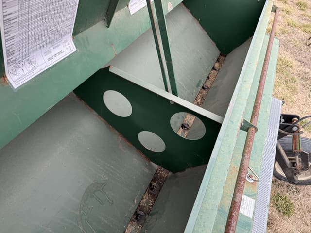 Image of Sukup 2300 equipment image 4