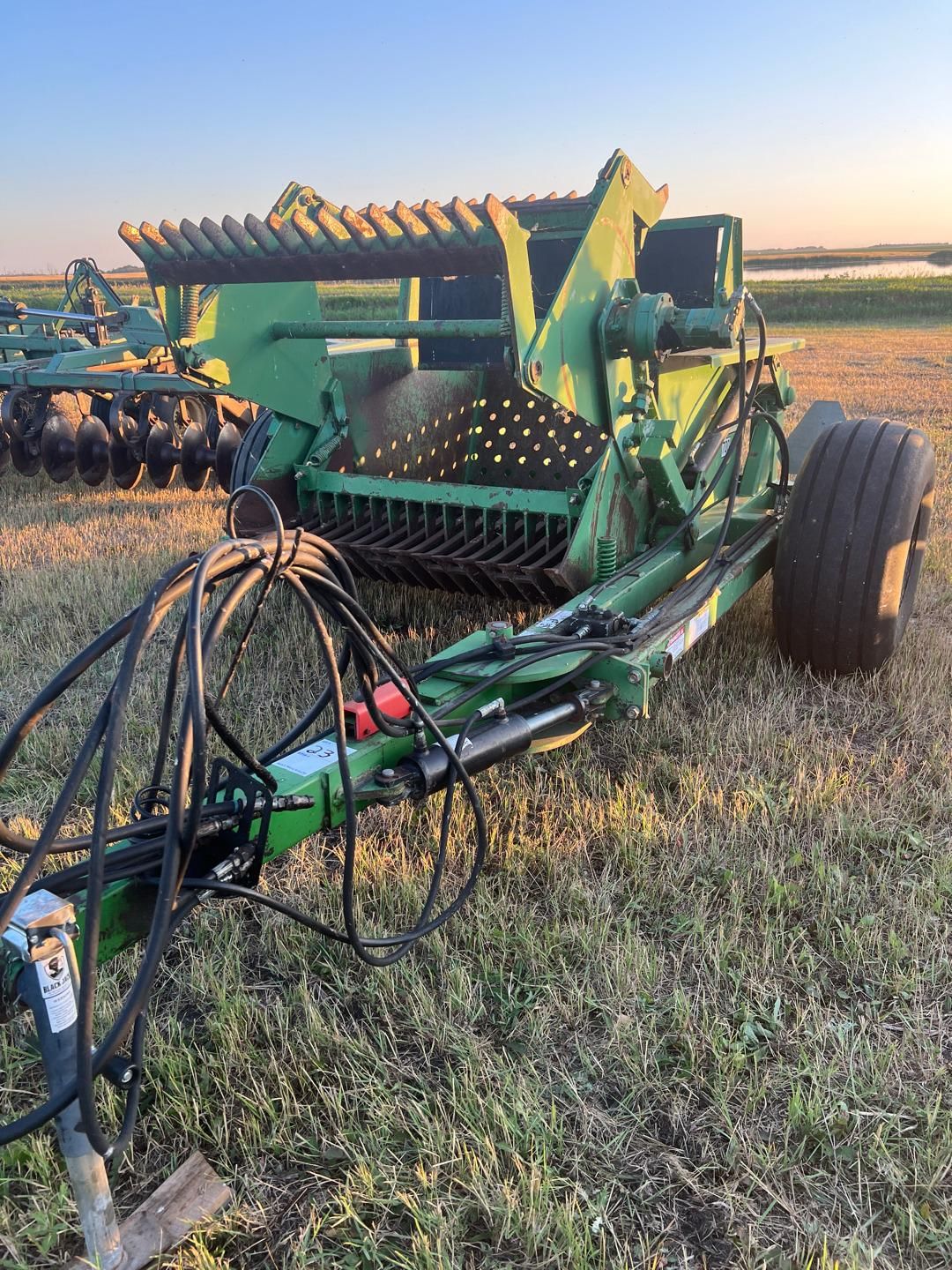 Summers 700 Equipment Image0