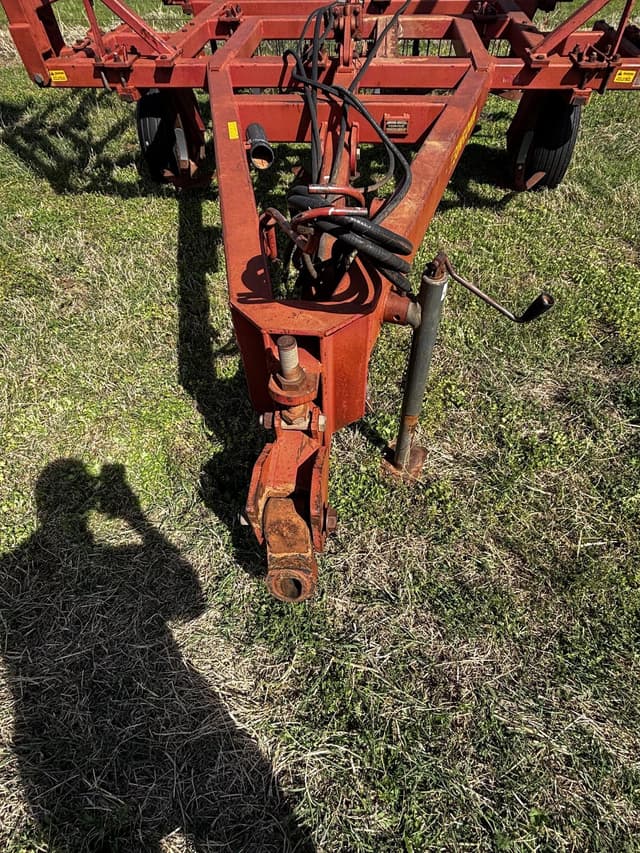 Image of Sunflower 2331 equipment image 2