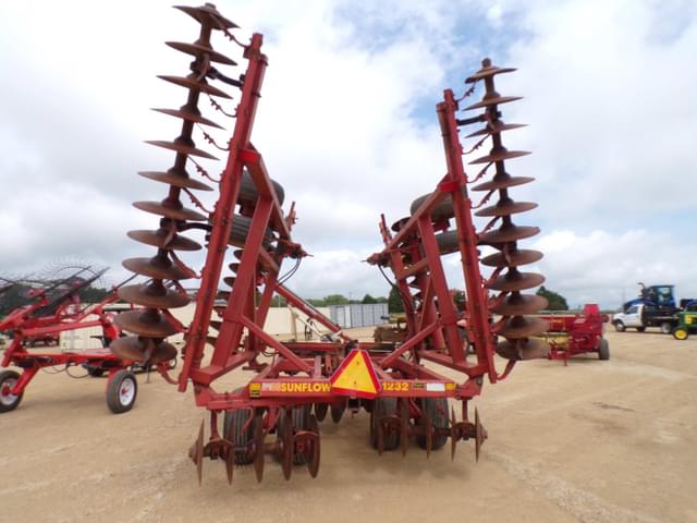 Image of Sunflower 1232 equipment image 4