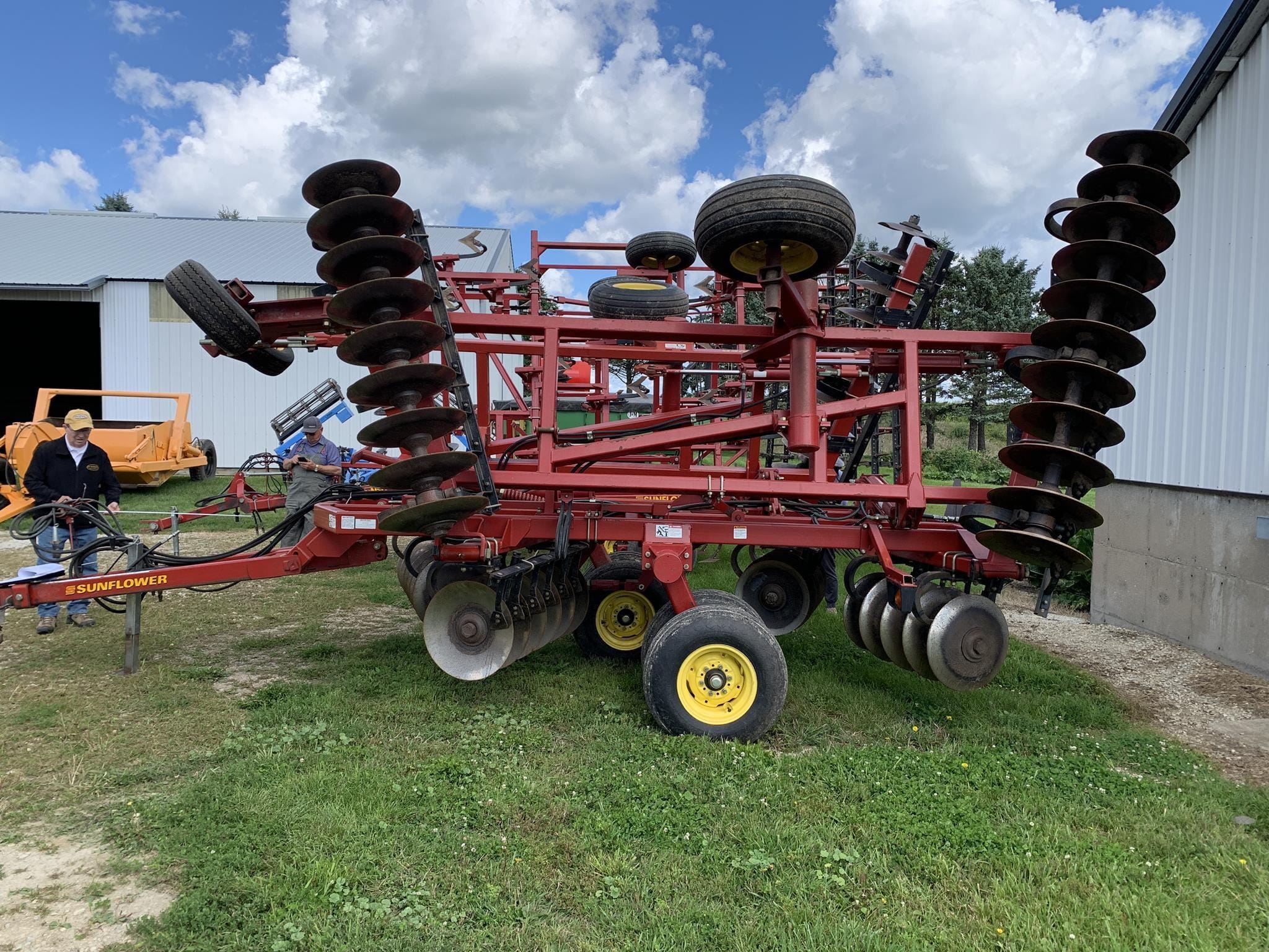 Sunflower 1233-21 Equipment Image0